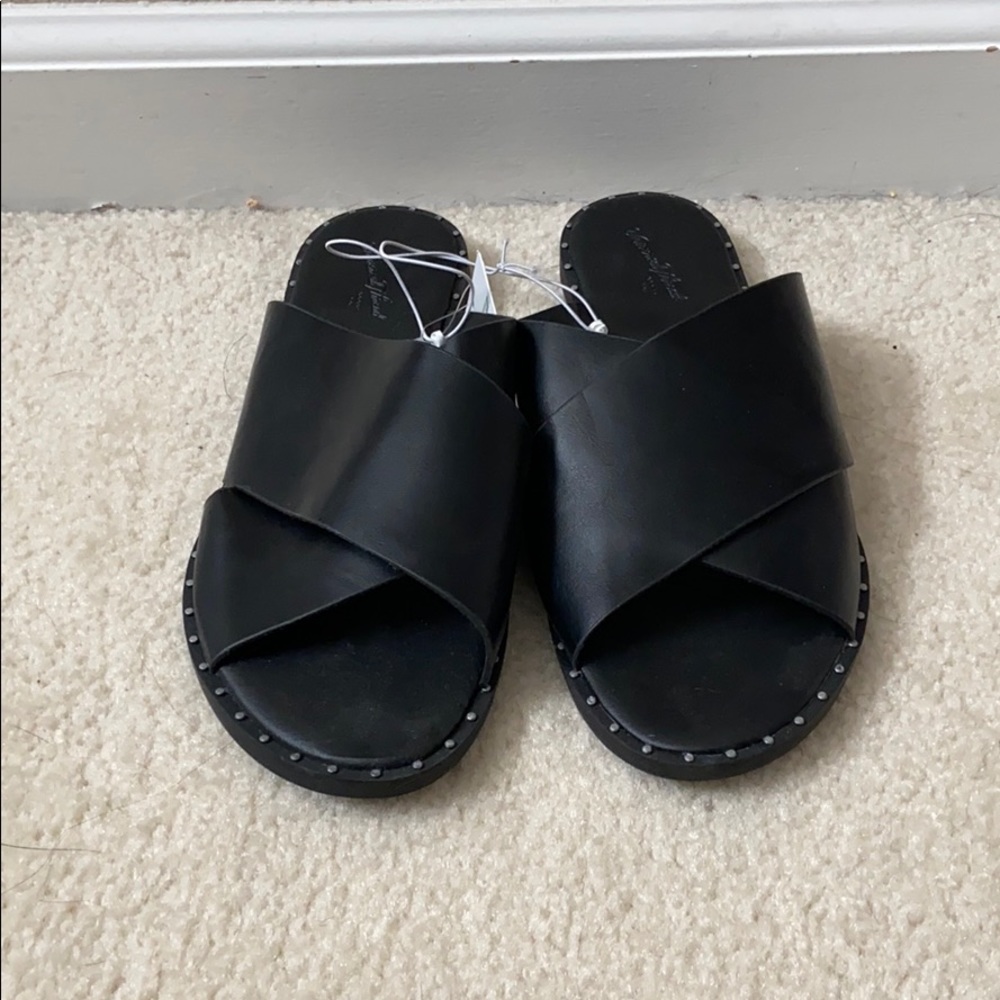 SLIP ON SANDALS